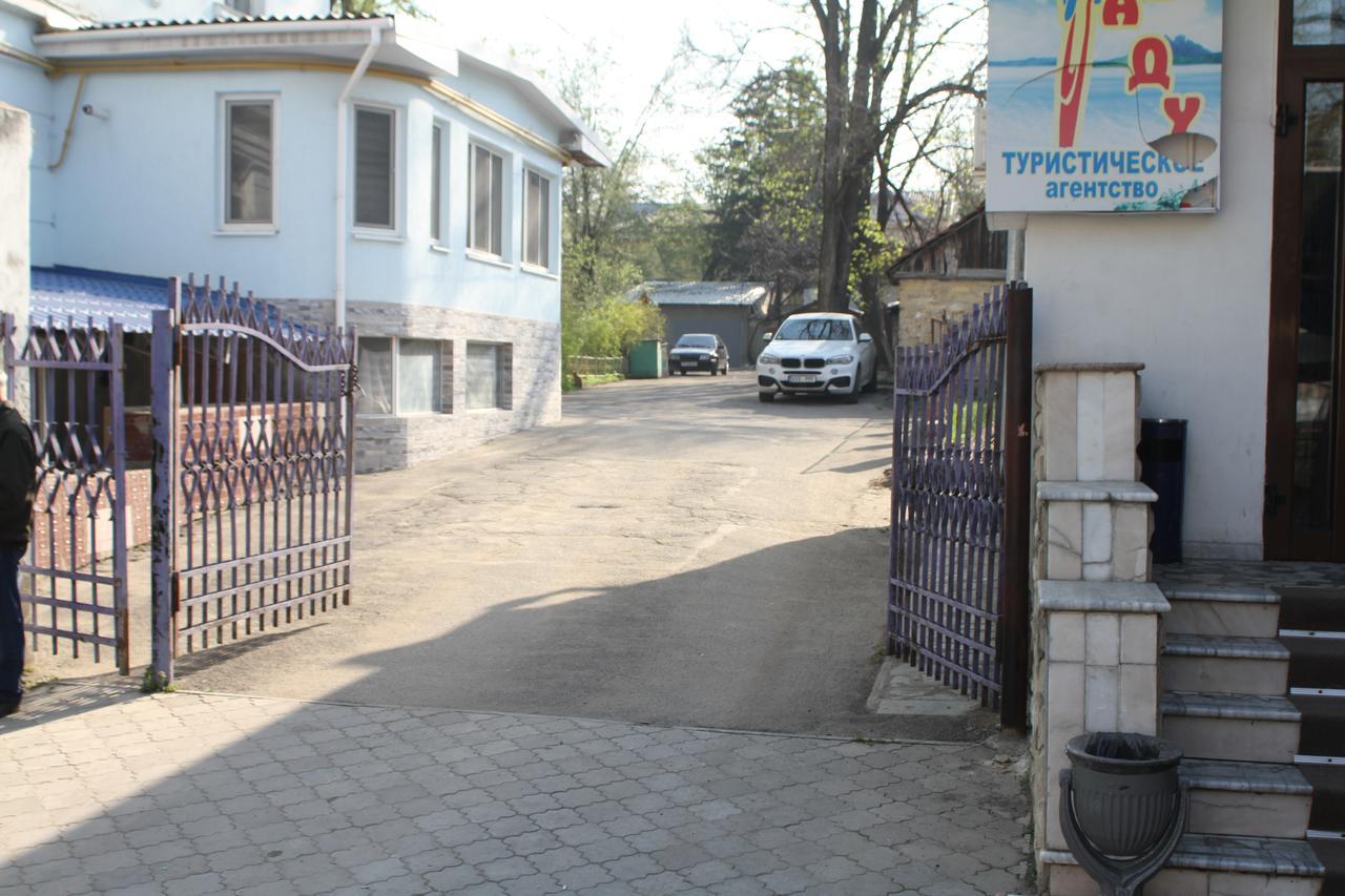 Old Tiraspol Hostel Exterior foto